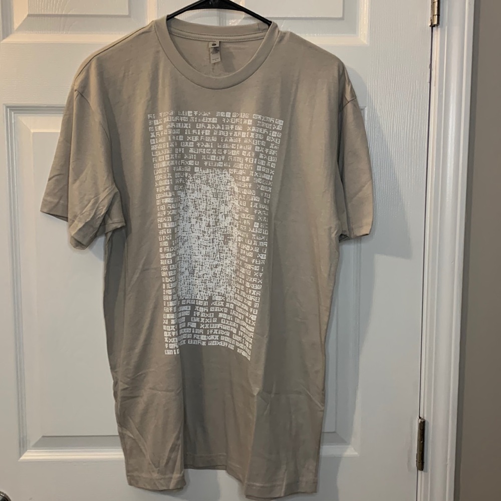 Allyson Grey T-shirt size large